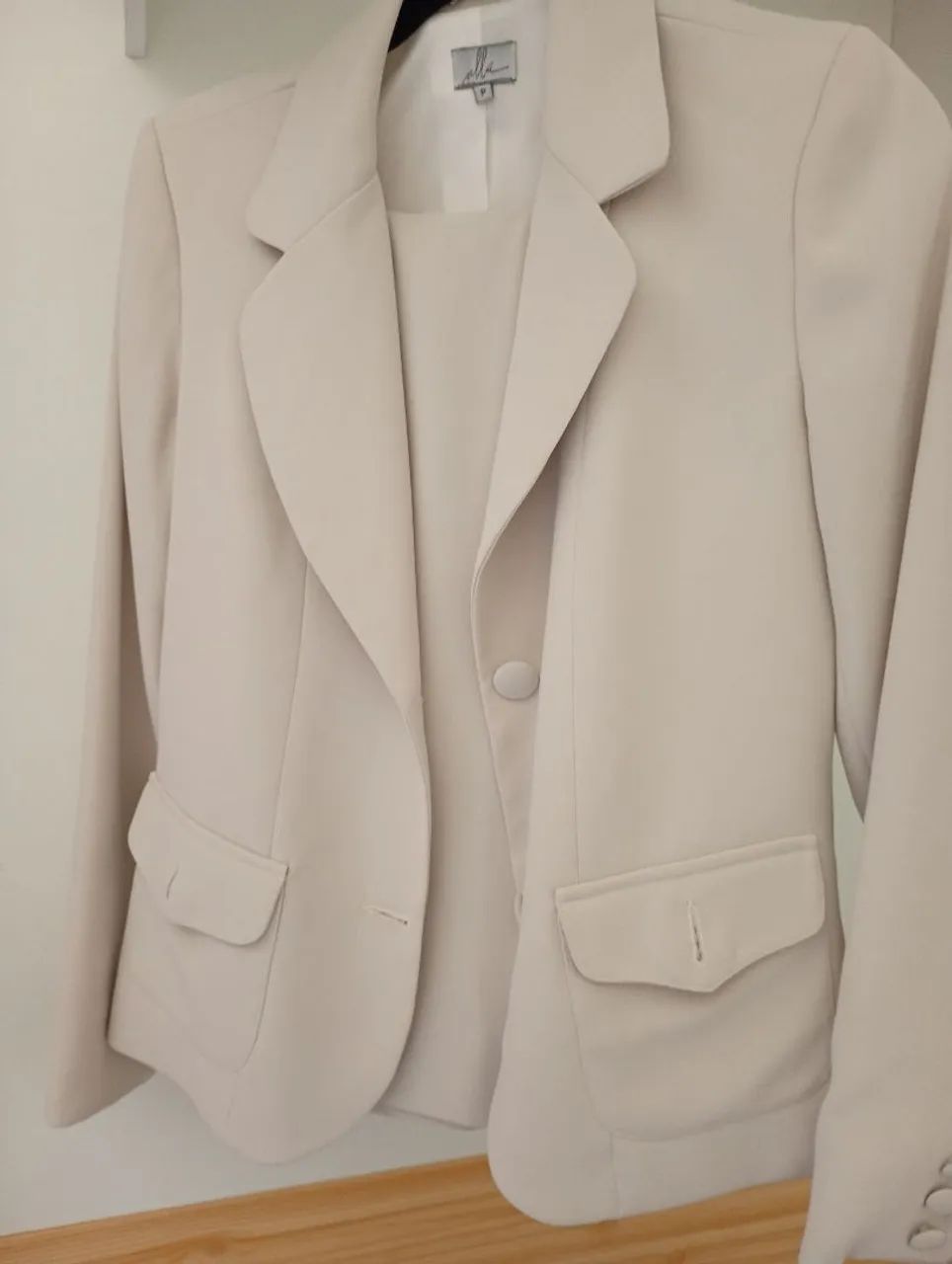 Conjunto de Calça e Blazer 