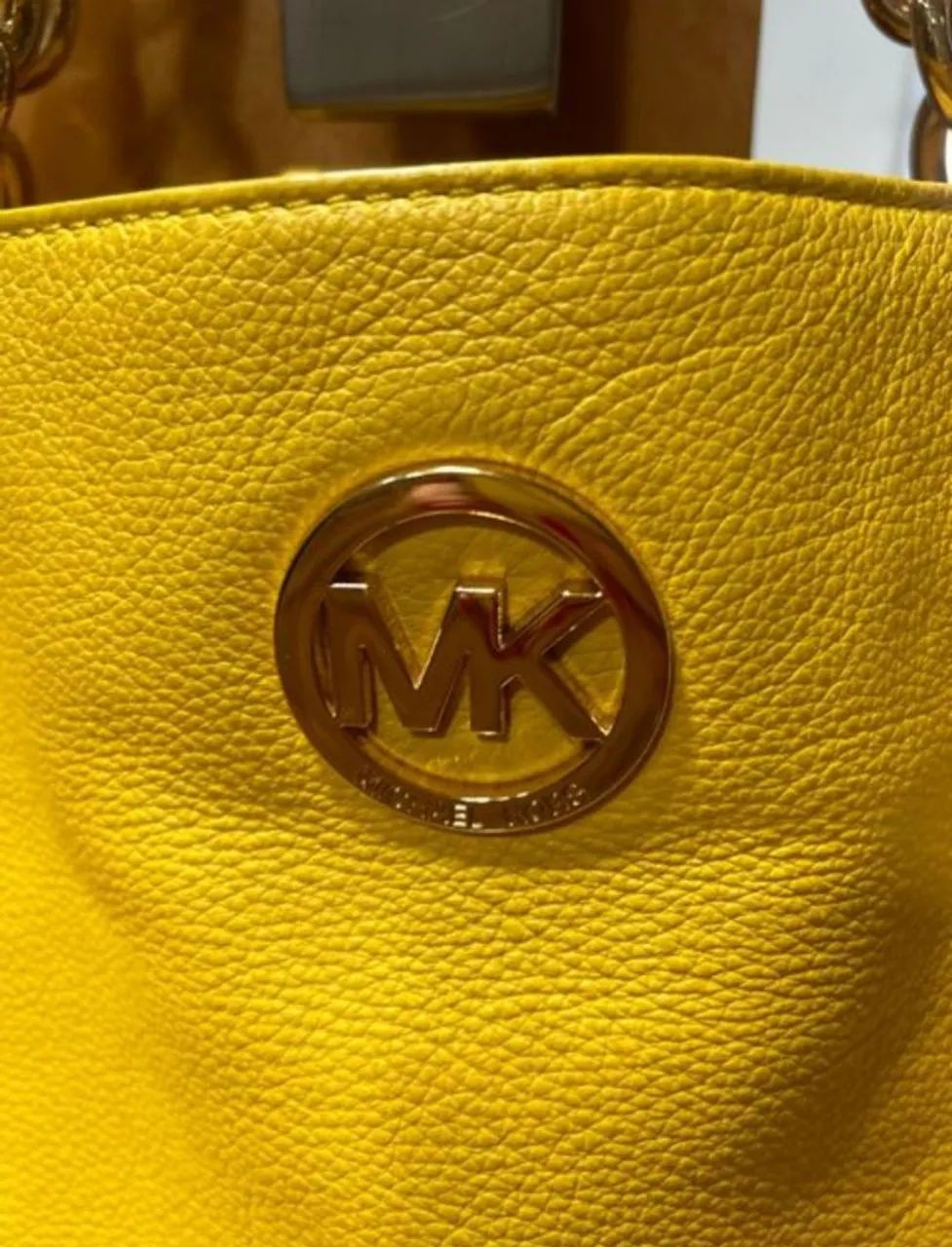 Bolsa Michael kors Amarela - Foto 2