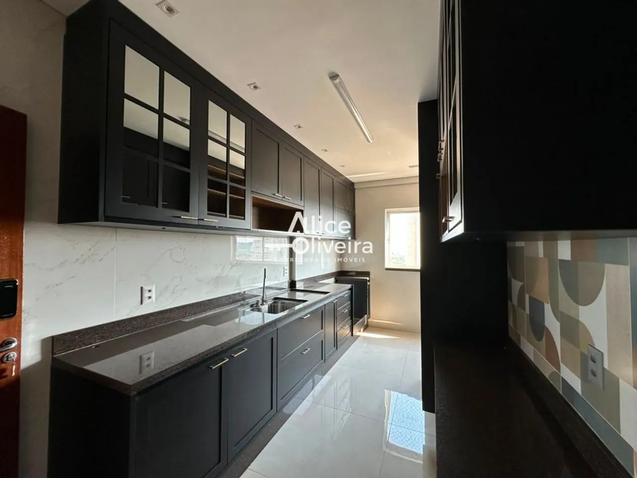 Apartamento à Venda Edifício Arpoador | 3 suítes, 2 vagas e 118m² por R$ 880.000