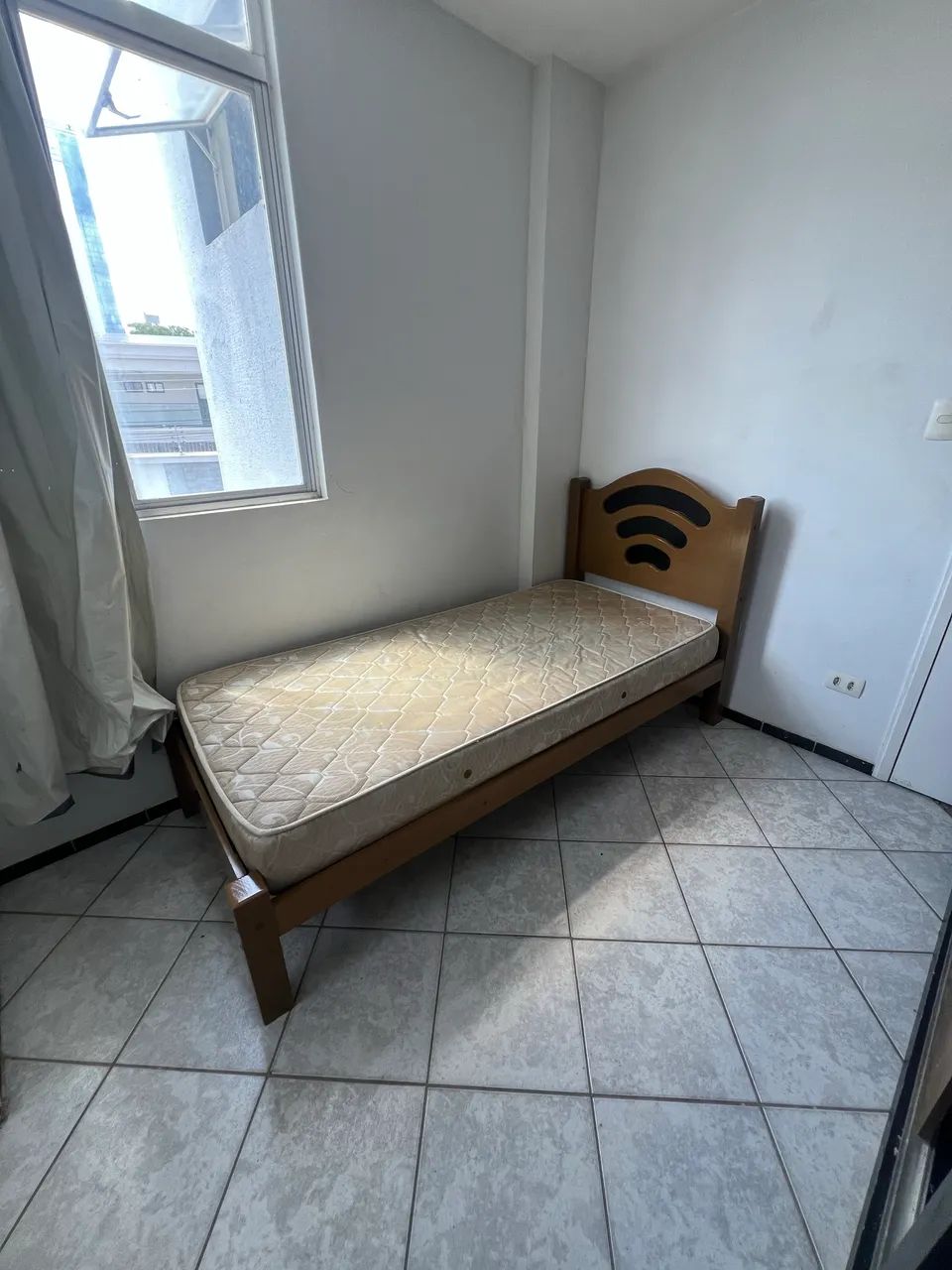 VENDE-SE CAMA 