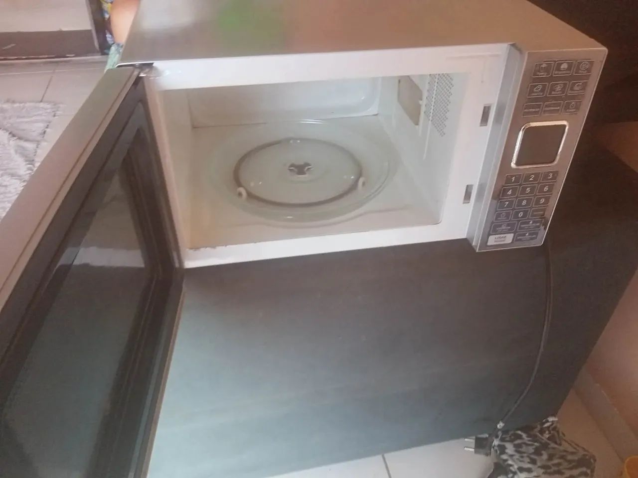 Microondas Philco Espelhado 25L .