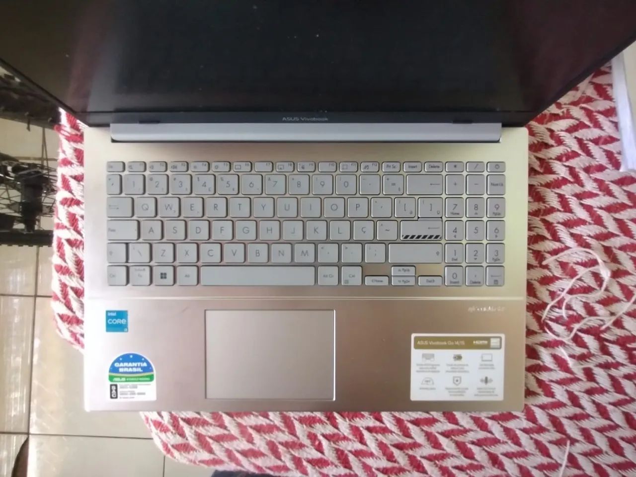 ASUS Vivobook Go 15 - Foto 4