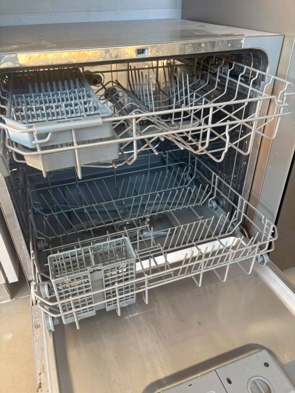 Lava-Louças Electrolux 8 Serviços Inox Compacta com Programa Eco (LE08S) - Foto 4