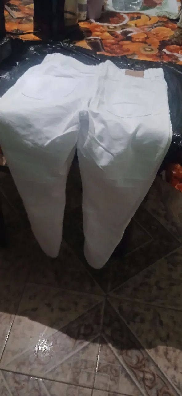 Conjunto blusa e calça branca em otimo estado  - Foto 3