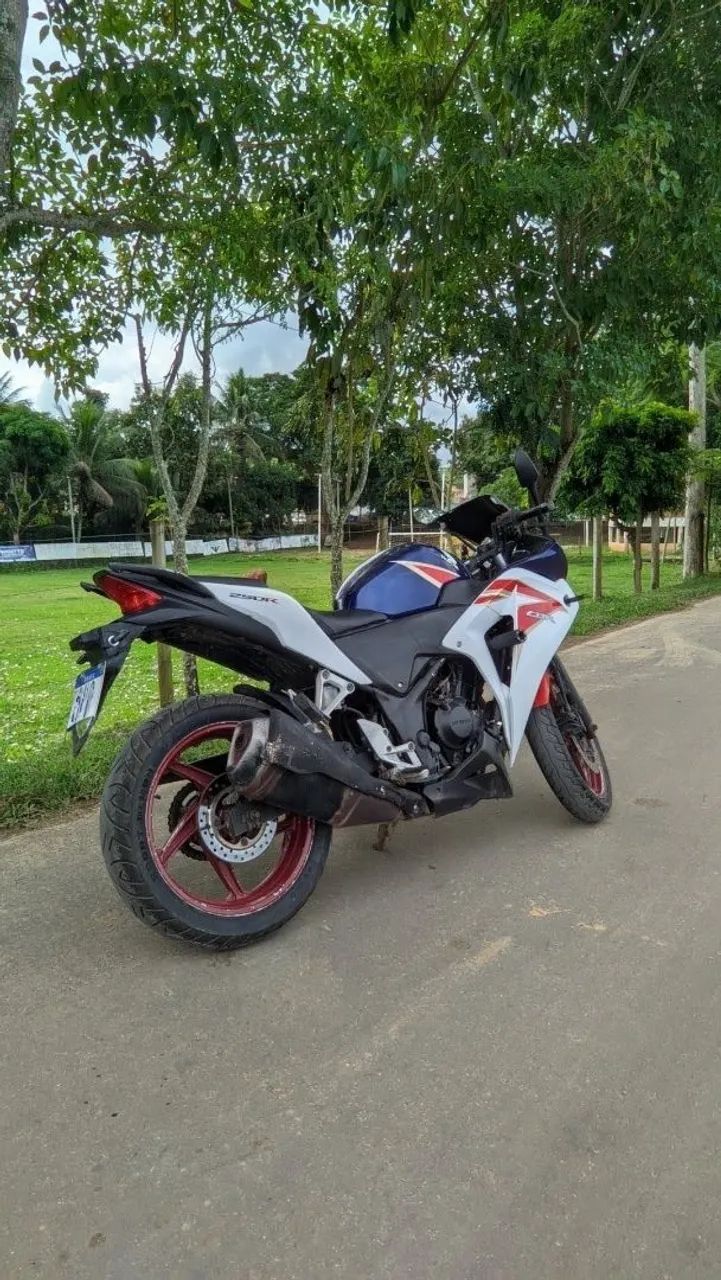 CBR 250r - Foto 2