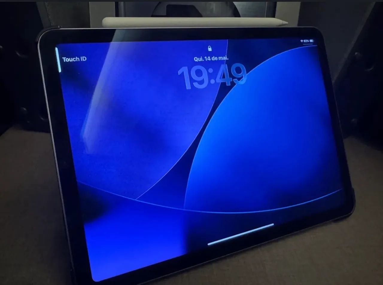 iPad Air 5 (M1) lilás 256gb com Apple Pencil Pro original