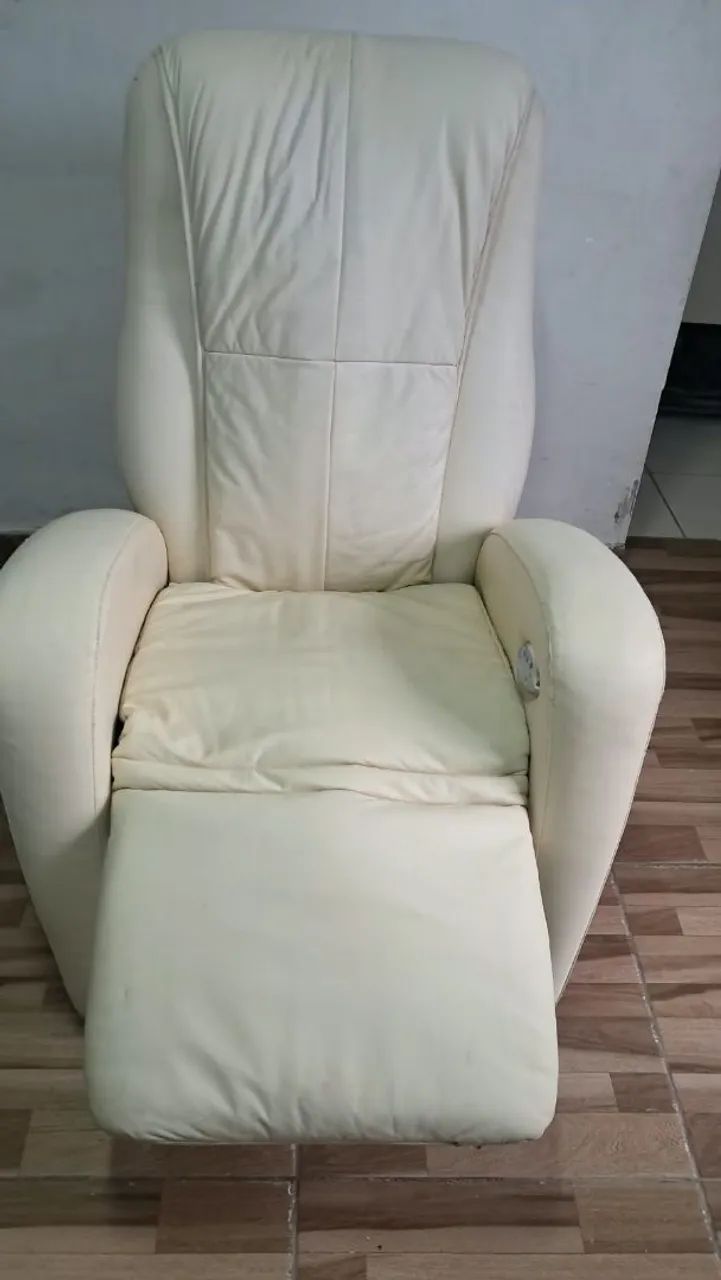 Poltrona massageadora em ótimo estado funcionando (Entrego)) - Foto 3