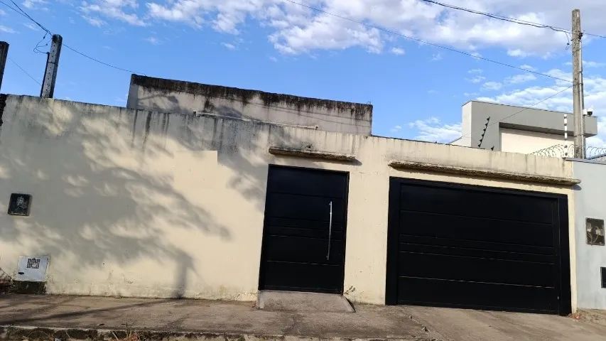 Vendo casa nova com 3 quartos 3 banheiros com varanda e quintal em Gurupi - TO