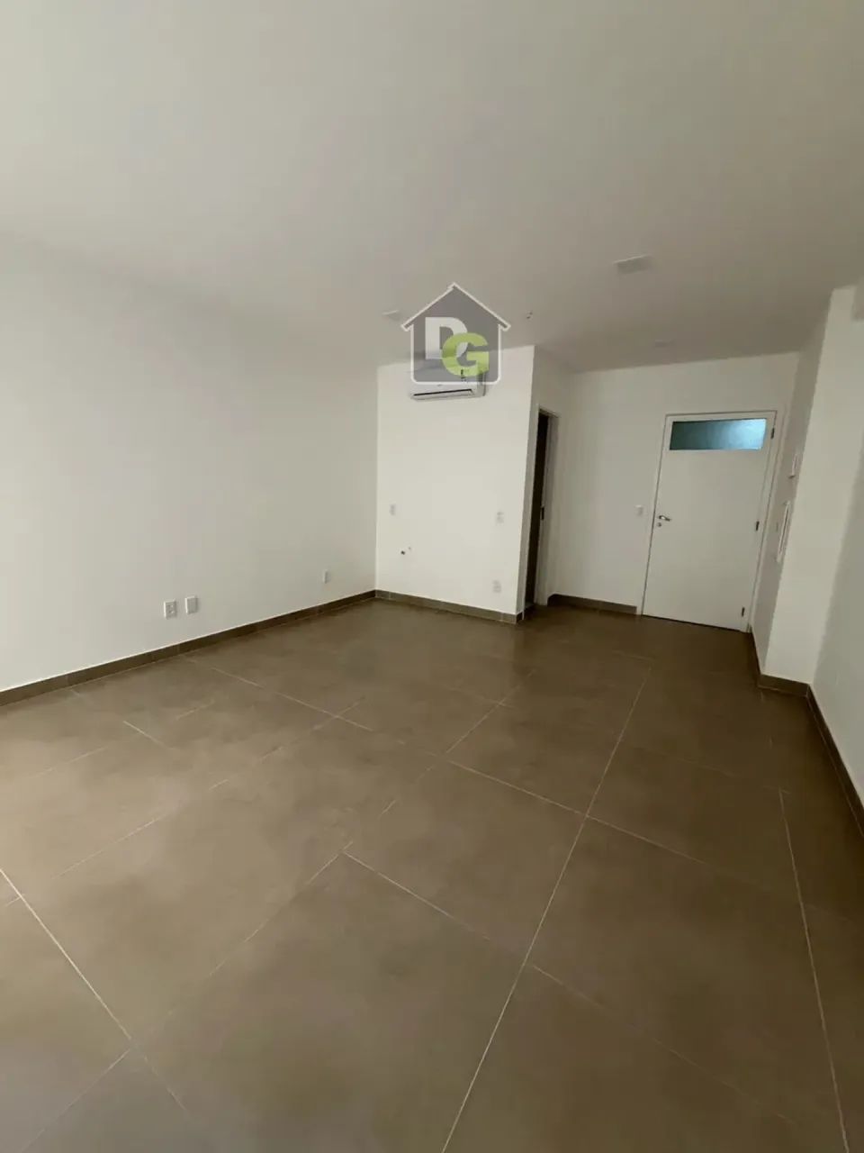 ALUGUEL. CENTRO NITERÓI. TREND TOWER OFFICE.OPORTUNIDADE. EXCELENTE SALA COM 28 M²,  BANHE - Foto 5