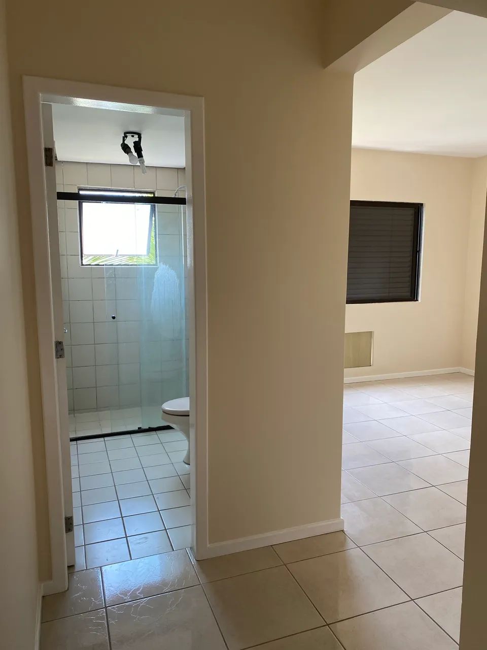 Lindo apartamento 2 Q (suíte) a 50 metros da UFSC  - Foto 2
