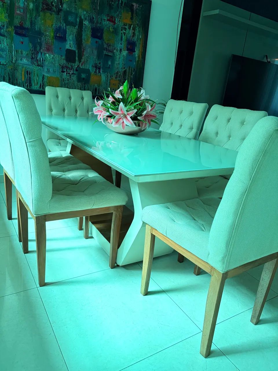 Conjunto de mesa de jantar elegante com 6 cadeiras estofadas  - Foto 4