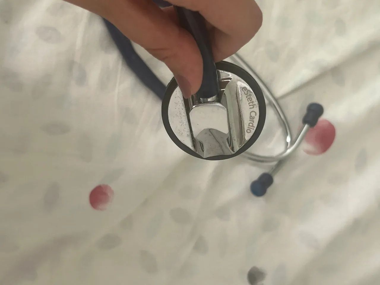 Estetoscópio médico azul  - Foto 4