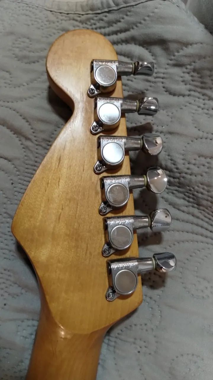 Guitarra Stratocaster Fender Squier 50s - Foto 4