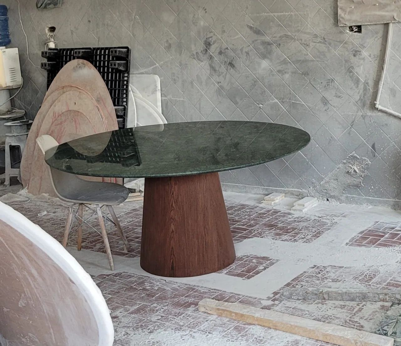 Base cone com tampo redondo 140cm verde Guatemala 