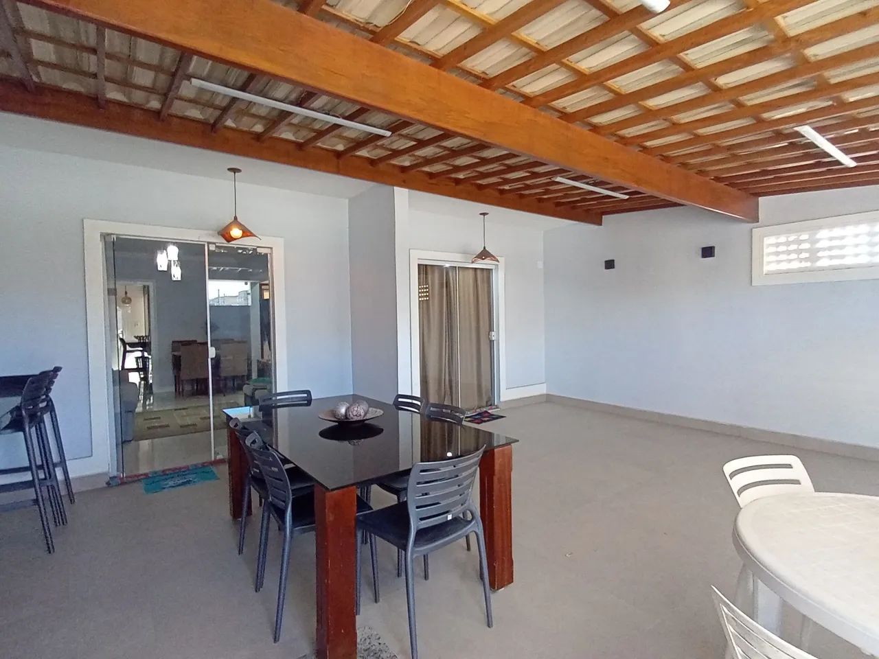 CASA LINEAR REFORMADA 2 QUARTOS 3 VAGAS RIO DAS OSTRAS