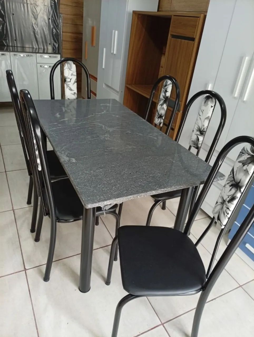 Conjunto de mesa com cadeiras  - Foto 4