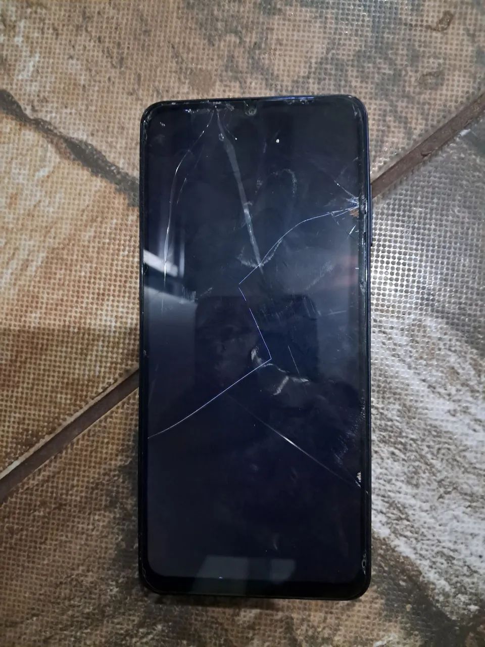 Celular com defeito 