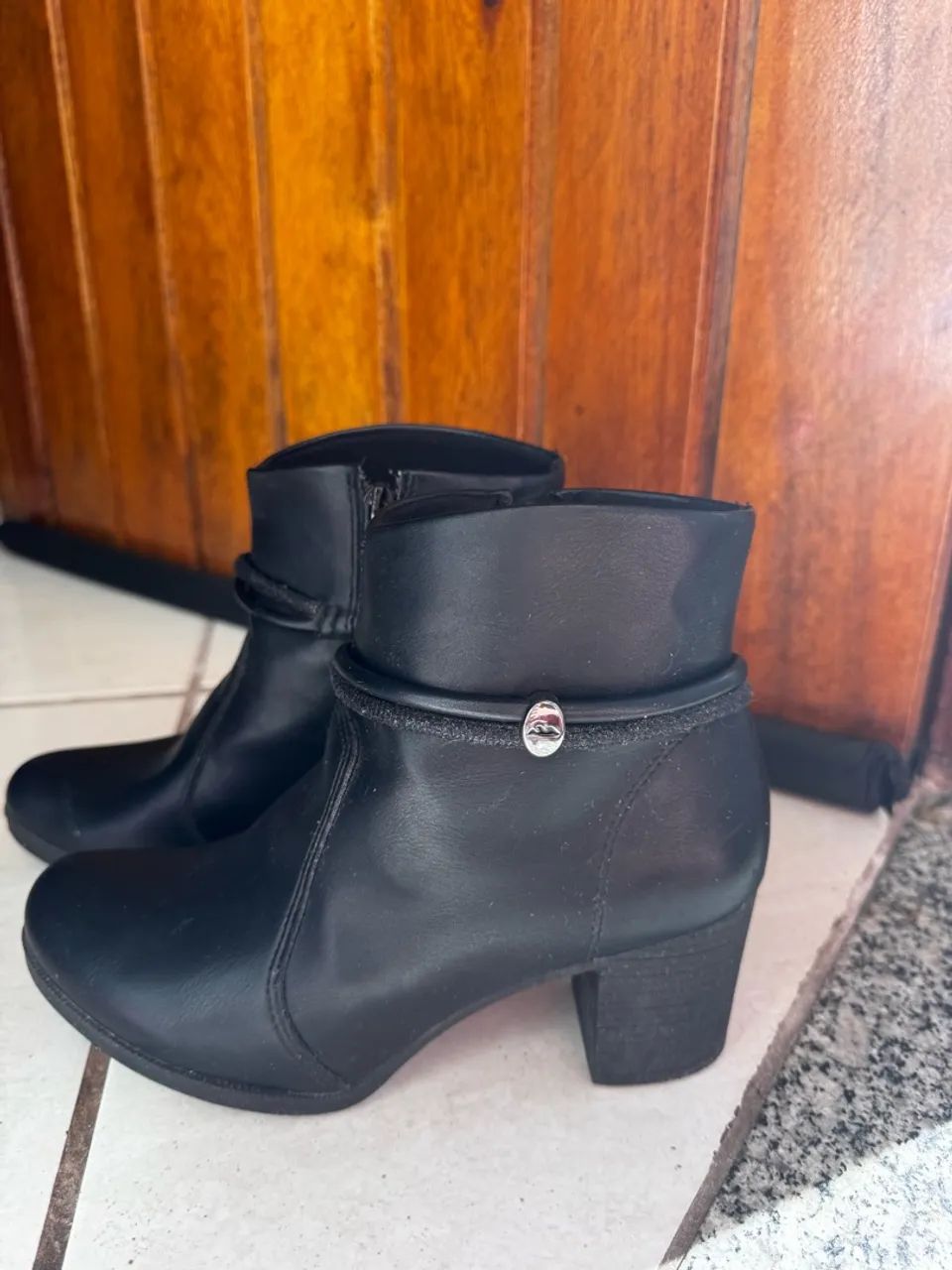 Bota Dakota Semi nova preta TAM 36