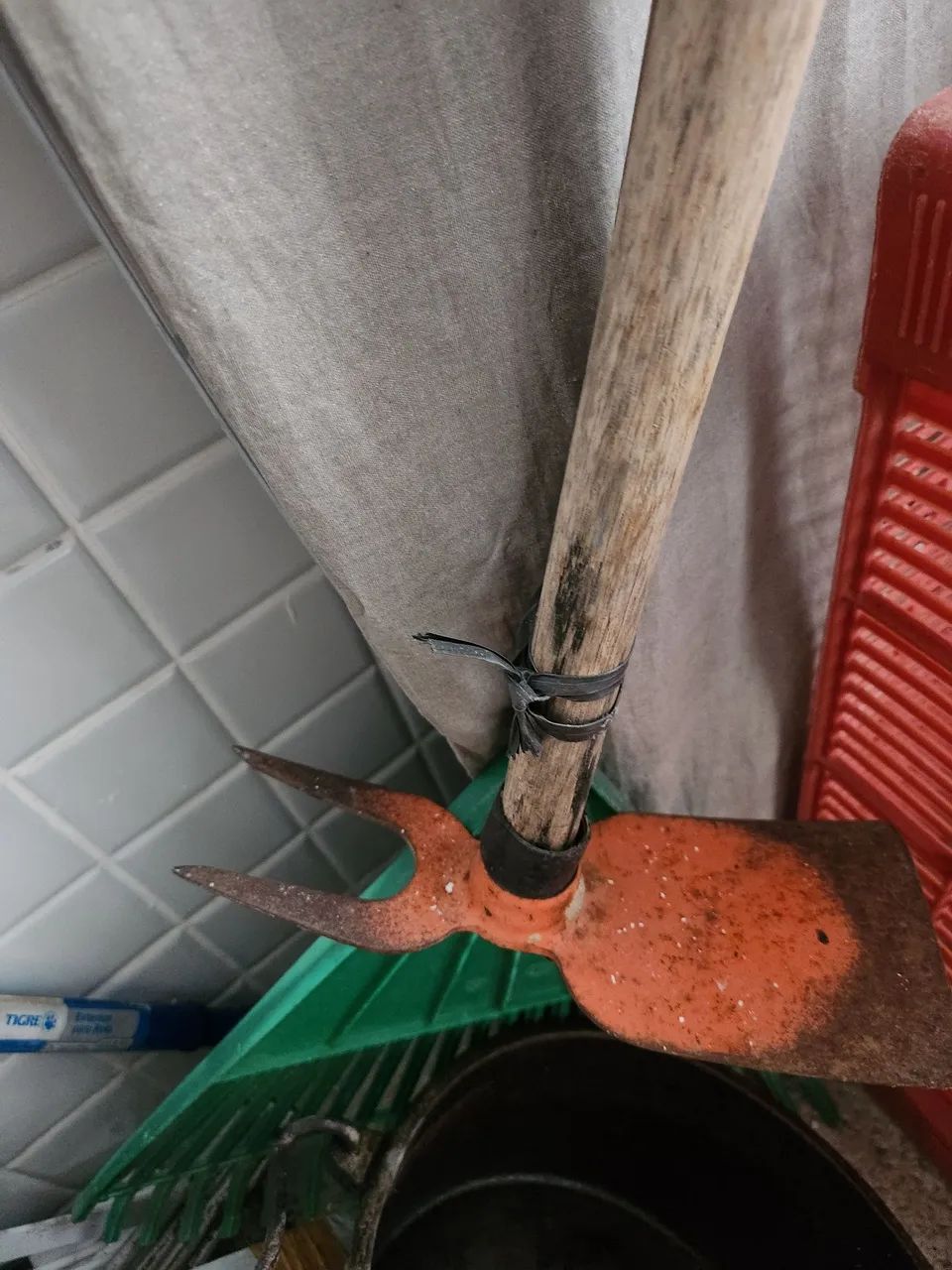Rastelo Mangueira Enxada Timer e irrigação 