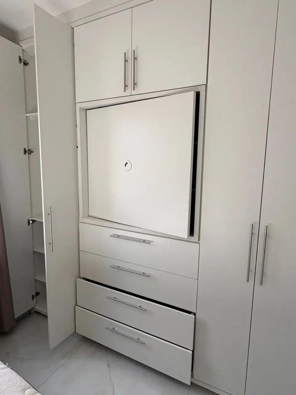APTO NOVO, MOBILIADO E REGIÃO CENTRAL! - Foto 2