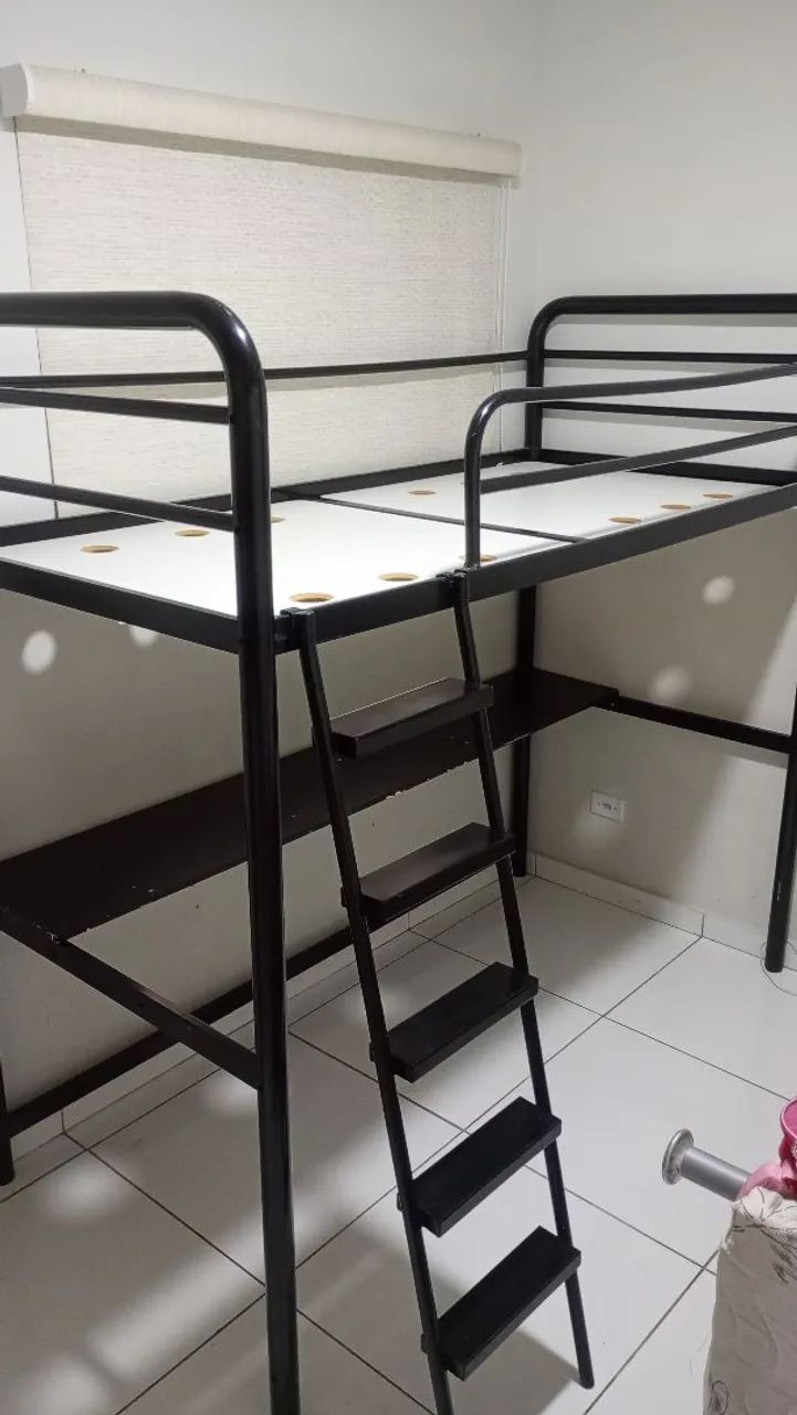 Cama suspensa 