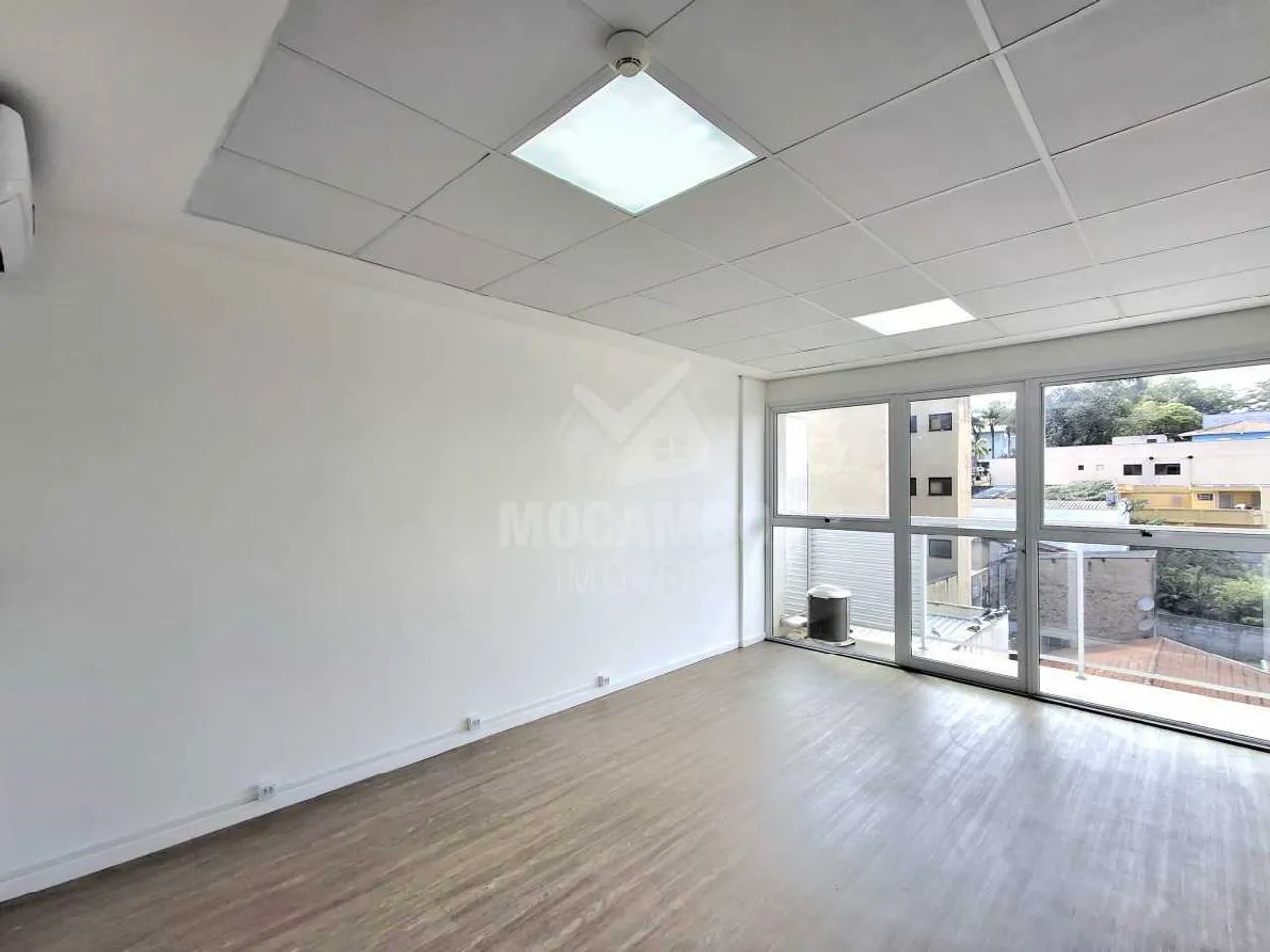 Sala - / Comercial / Centro