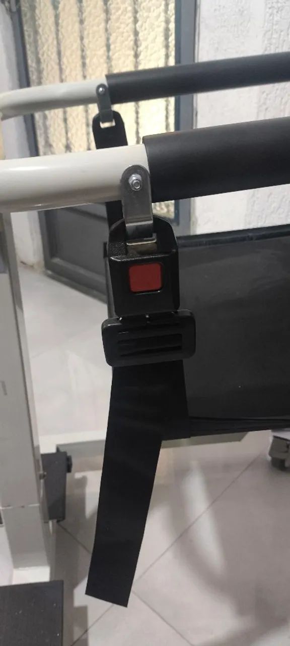Cadeira de transferência e transporte com elevação Manual  - Foto 3
