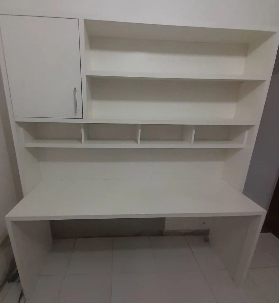 Mesa para estudo em boas condições  - Foto 2