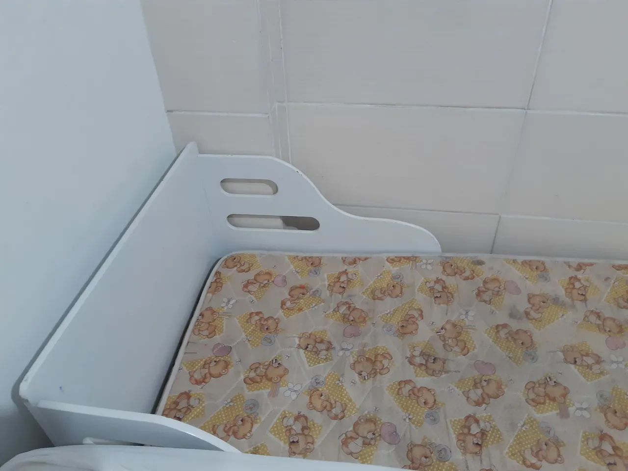 Cama infantil + colchão 300,00 em bom estado de conservação 