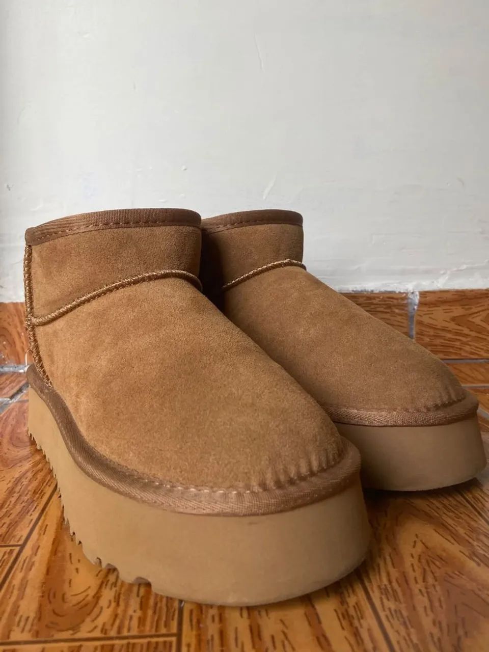 Bota UGG nova tam 37