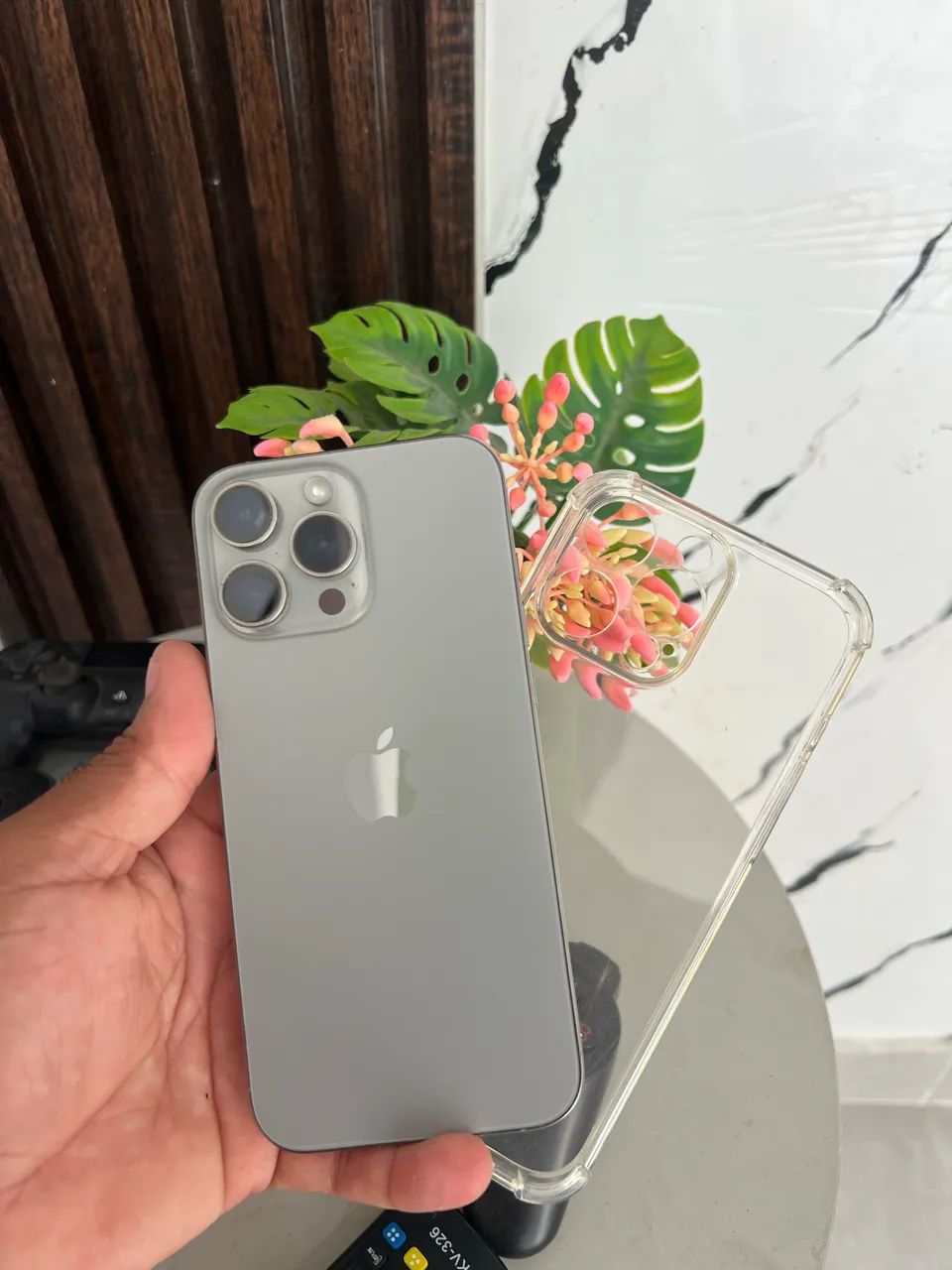 Vendo iPhone 16 pro Max funcionando perfeitamente 