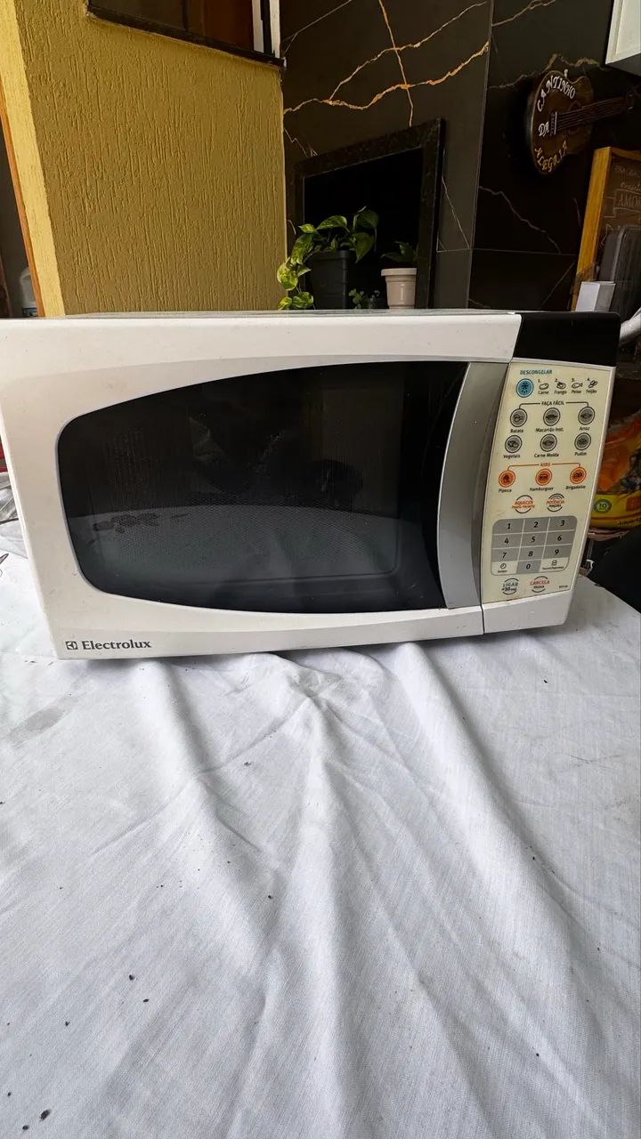 Microondas Eletrolux 18 litros
