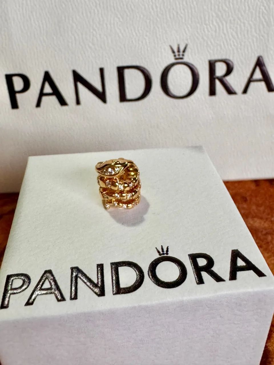 Charm Pandora Cobra Enrolada  - Foto 2