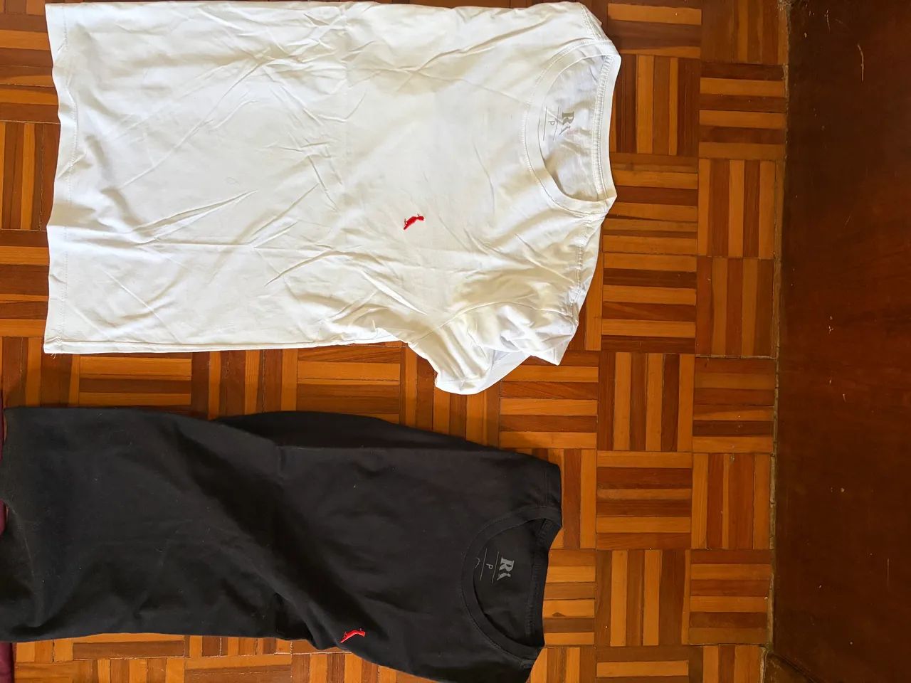 Duas camisetas reserva P - Foto 5