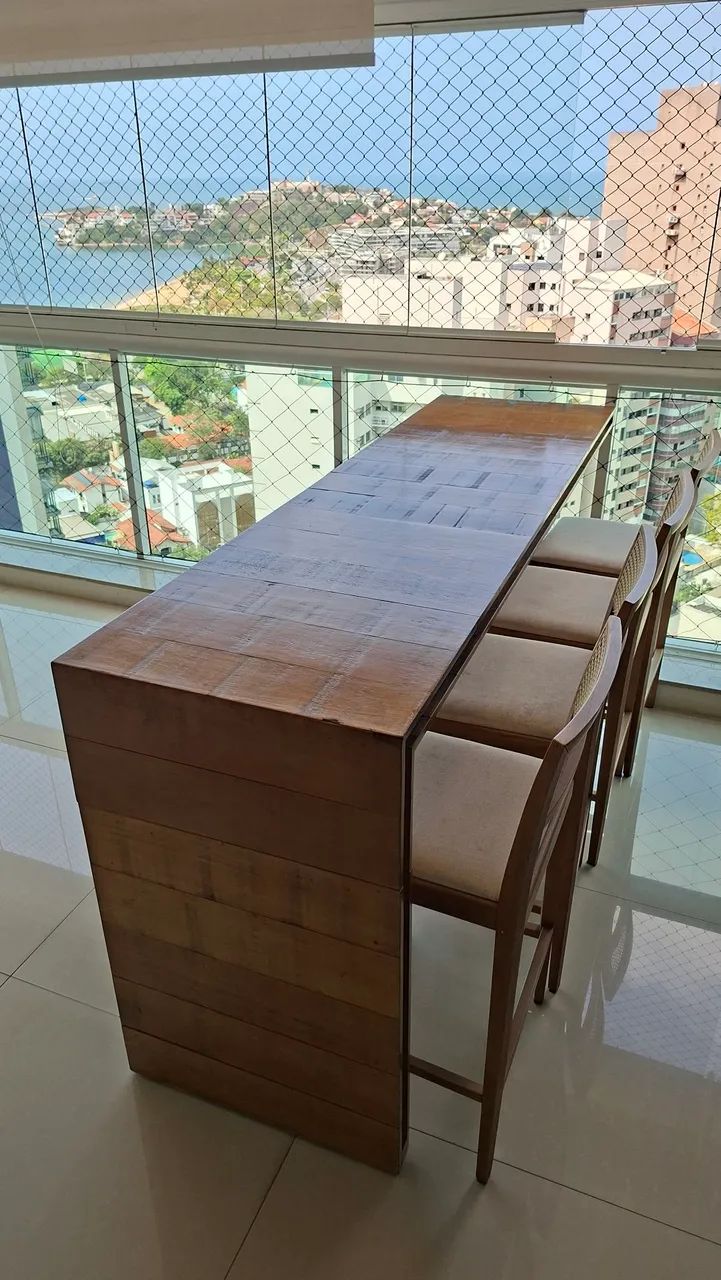 Bancada madeira 4 banquetas - Foto 2