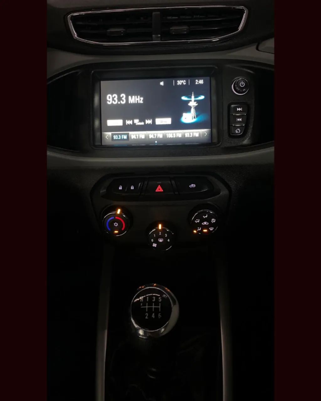 Chevrolet Onix Hatch LT 1.4 8V Flex Mec. 4P 2019 - Foto 4