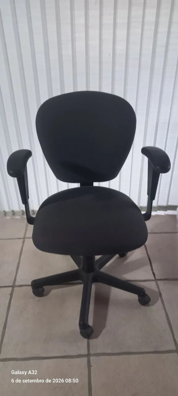 Cadeira para escritório. 