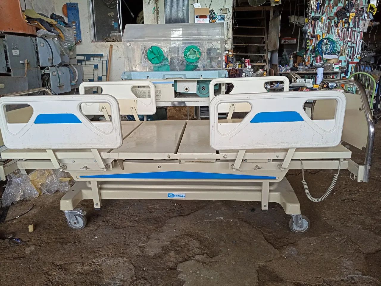 Camas hospitalar elétrica com 4 movimentos com colchão usado com capa nova - Foto 5