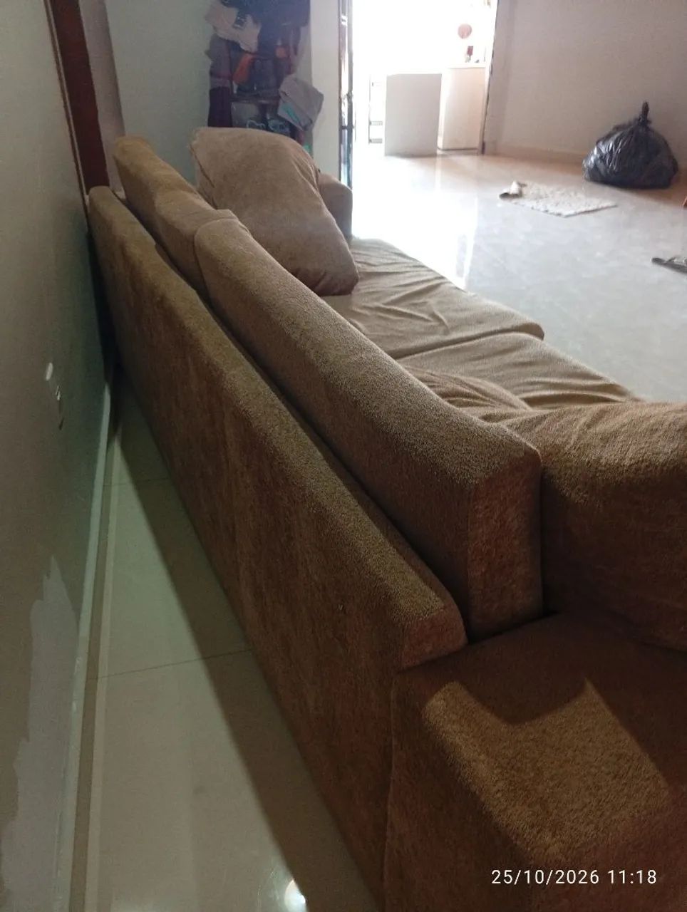 Parcelo no cartão em 3x Sofá semi-novo 5 lugares - Foto 3