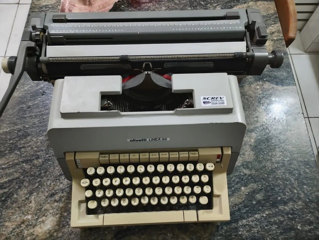 Vendo máquina de datilografia conservada  - Foto 2