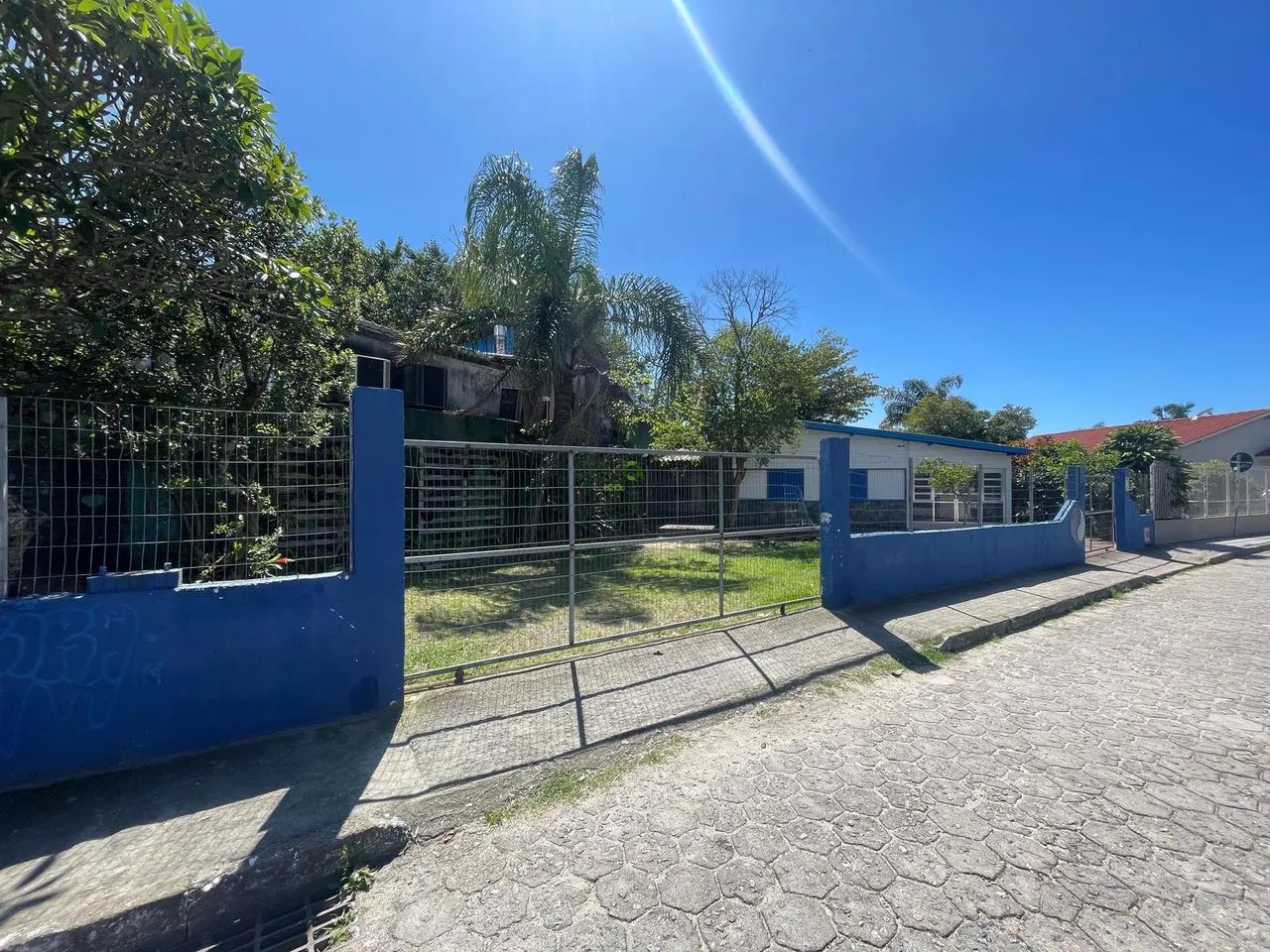 CASA PARA LOCAÇÃO NA LAGOA DA CONCEIÇÃO - FLORIANÓPOLIS.
