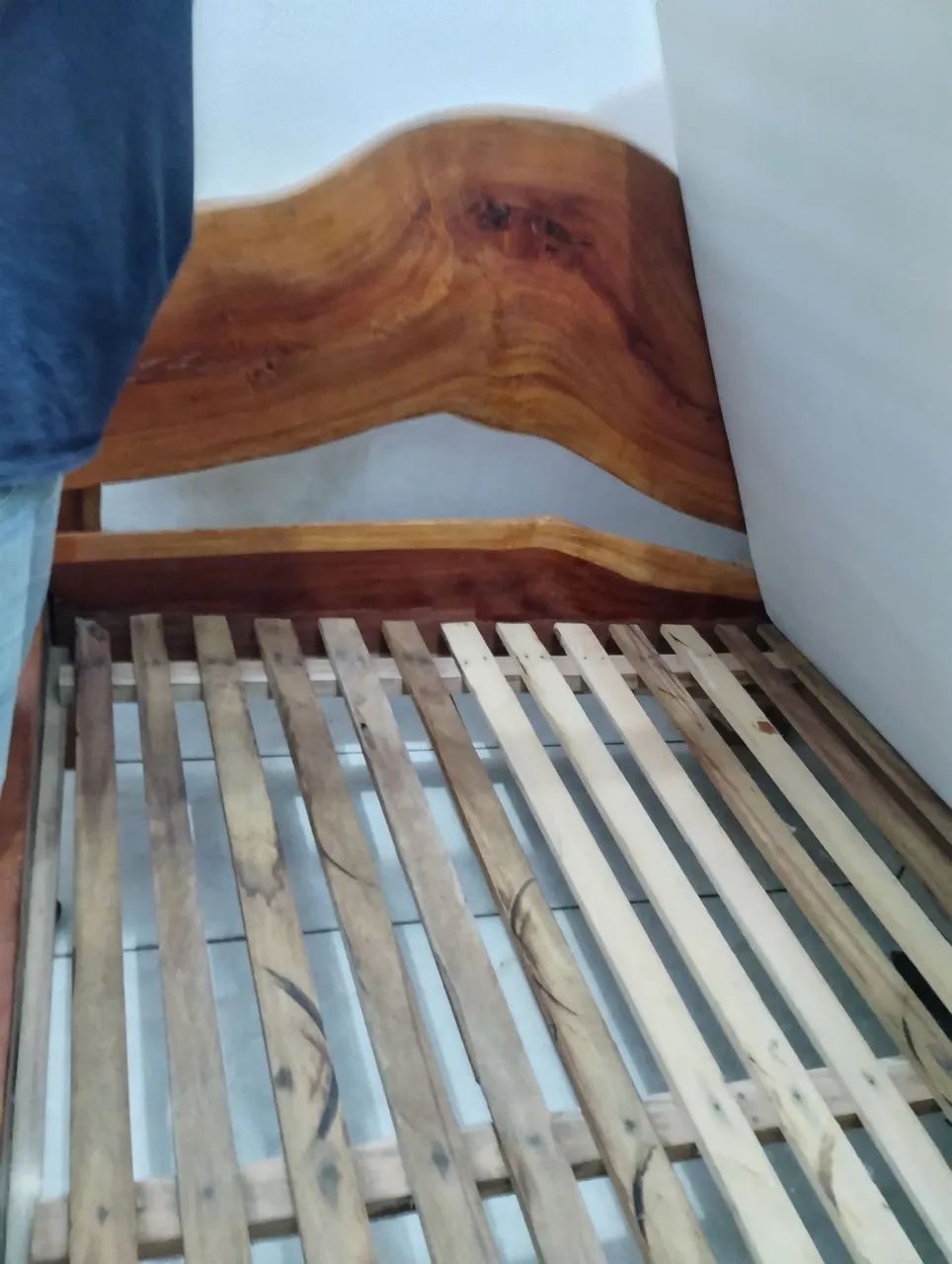 Vende se 4 CAMAS RUSTICAS DE MADEIRA PURA - Foto 2