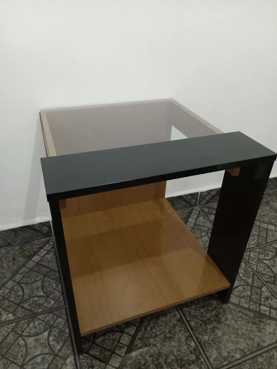 Mesinha de canto tampo de vidro 