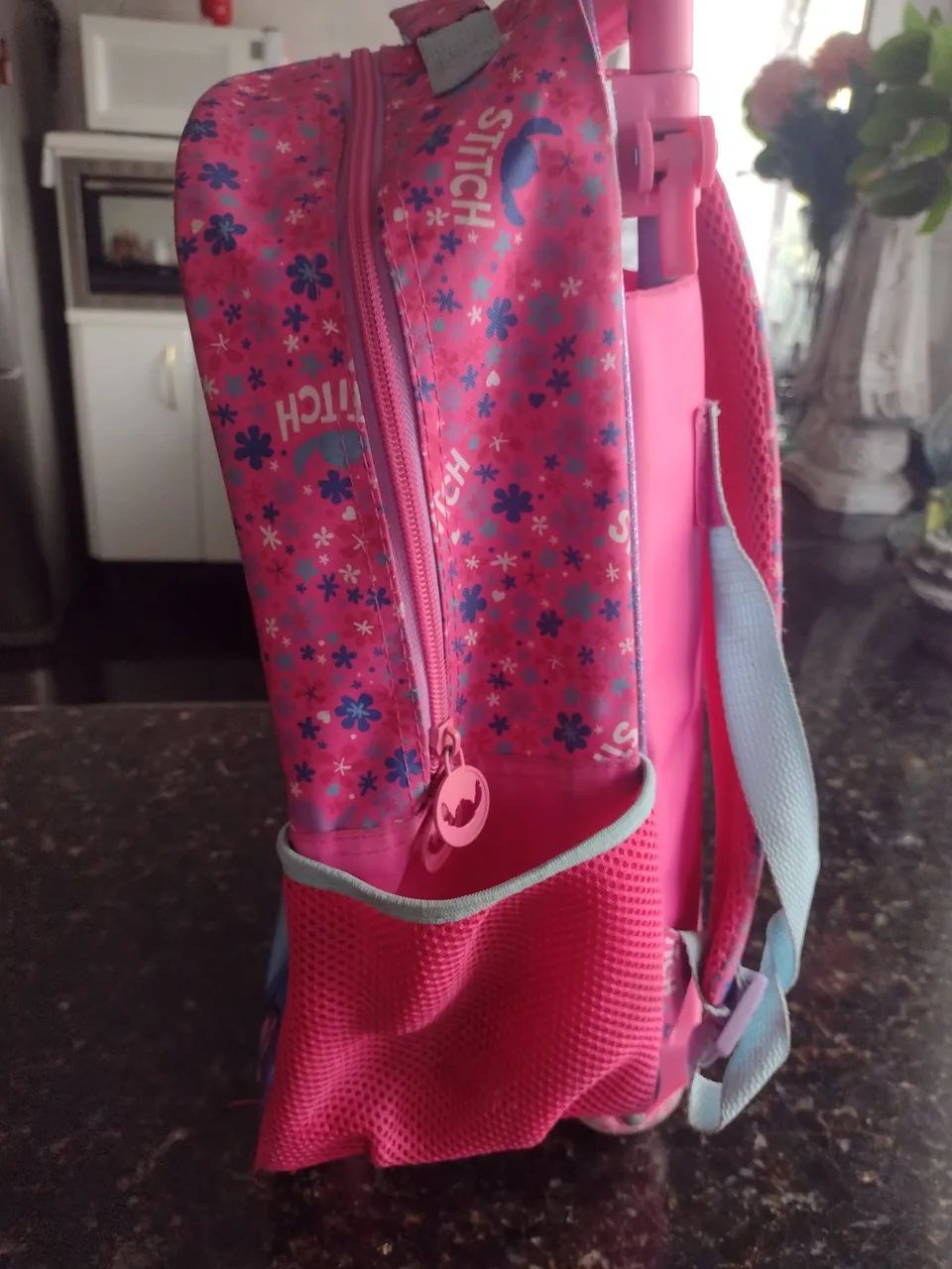 Mochila de rodinhas Stich feminina  - Foto 2