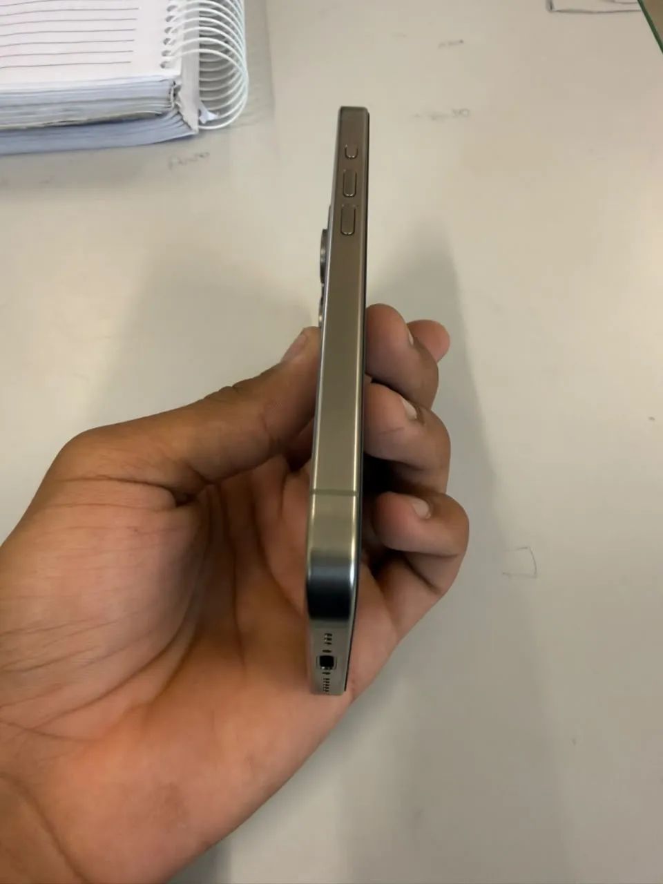 iphone 15 pro 84% 128gb todo original - Foto 4