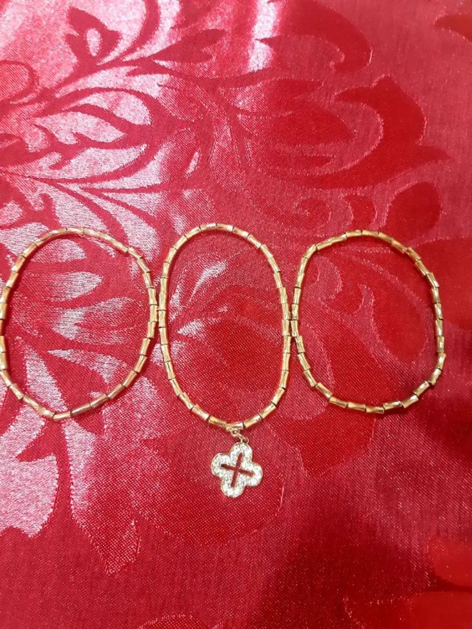 Conjunto de 3 pulseiras banhada a ouro e pingente - Foto 5