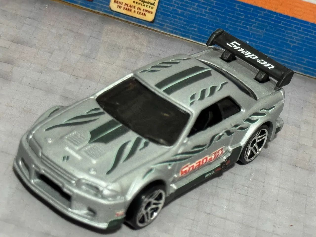 Nissan Skyline GT-R R32 Snap On Custom Hot Wheels - Hobbies e