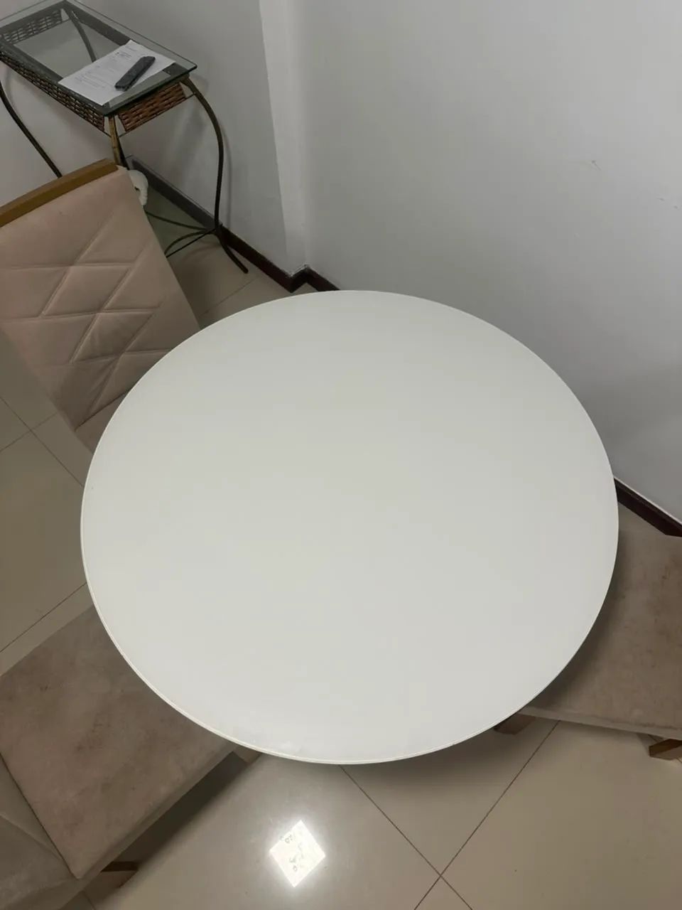 Mesa de jantar tampo de vidro 