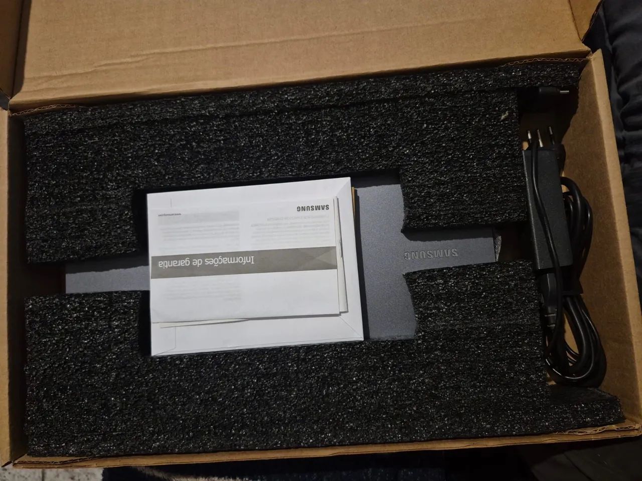 Notebook Samsung Book NP550XDA - Foto 2