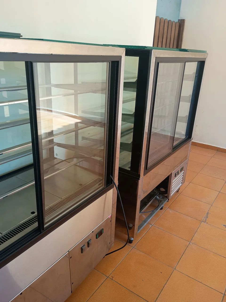 Balcão refrigerado e estufa 